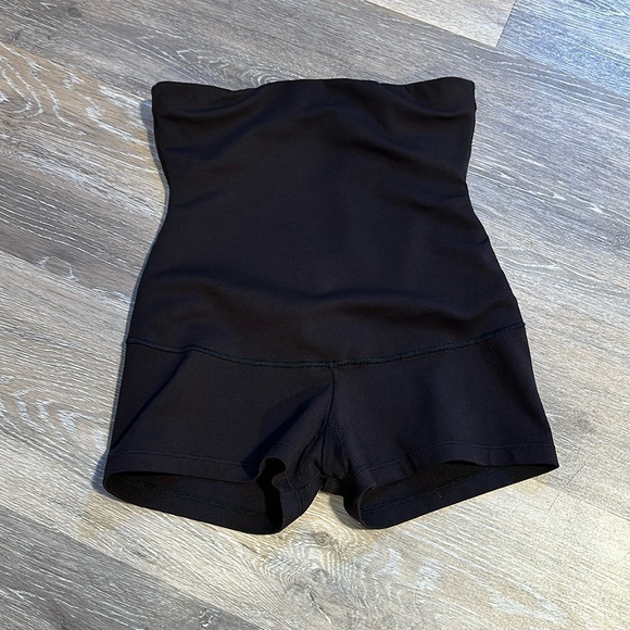 Maidenform shapewear shorts small black tummy control high waist trending in nyc - Picture 1 of 3